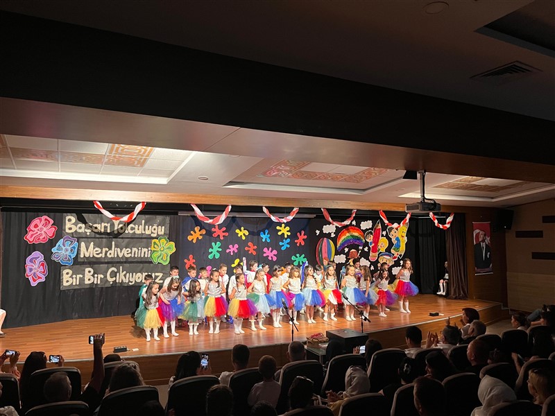🎉 Miniklerimizden Yıl Sonu Şöleni 🎭